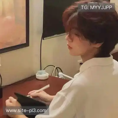 尹露